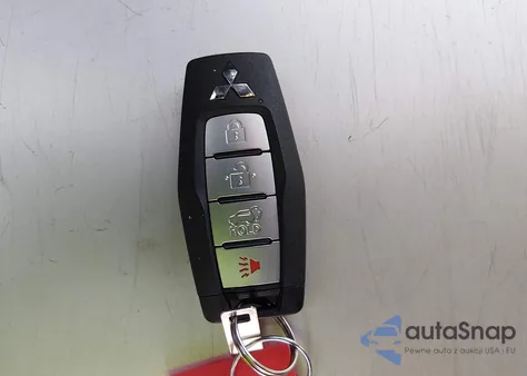 2024 Mitsubishi Outlander Se 2.5 S-Awc z USA, uszkodzony, nr VIN JA4J4VA81RZ045610